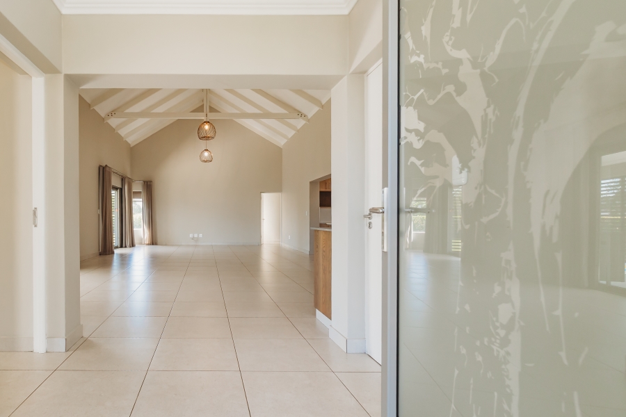 4 Bedroom Property for Sale in Kraaibosch Manor Western Cape